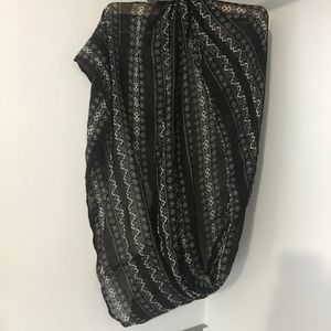 4/$20 🛍 Circle scarf Nordic print - Light weight